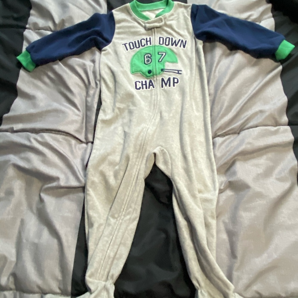 🦞 3/ $10 🦞 Boys football sleeper.